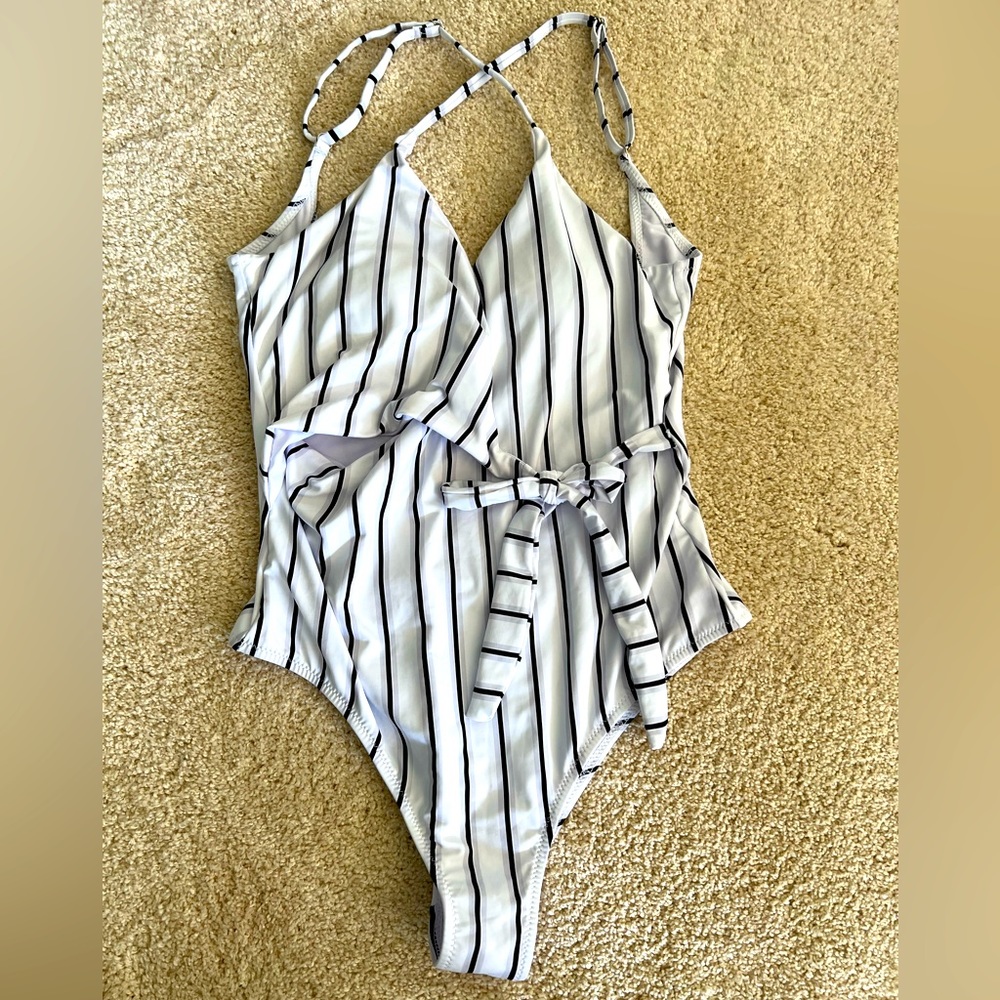 Cupshe Swimsuit